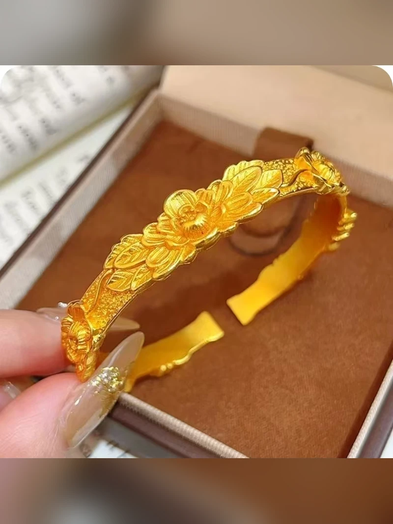 Gold Bracelet Style 048