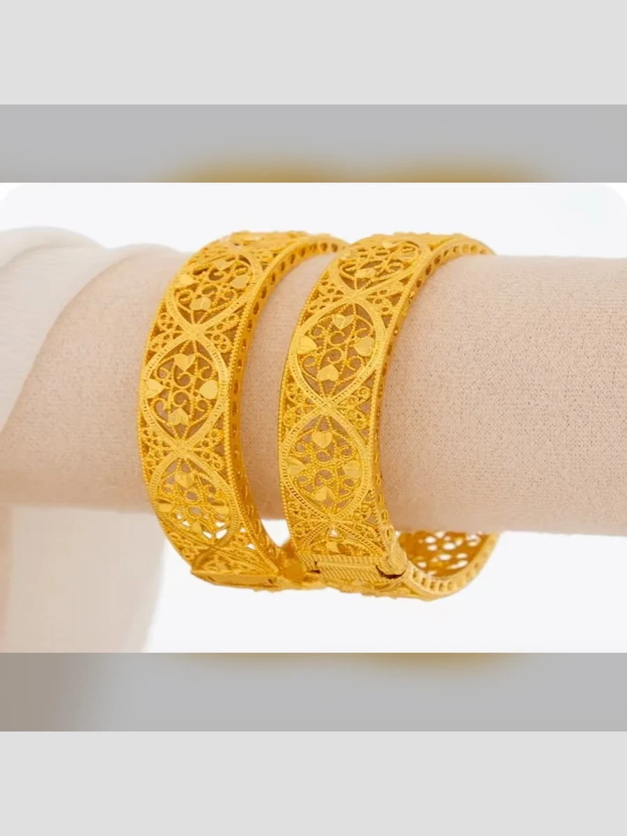 Gold Bracelet Style 060