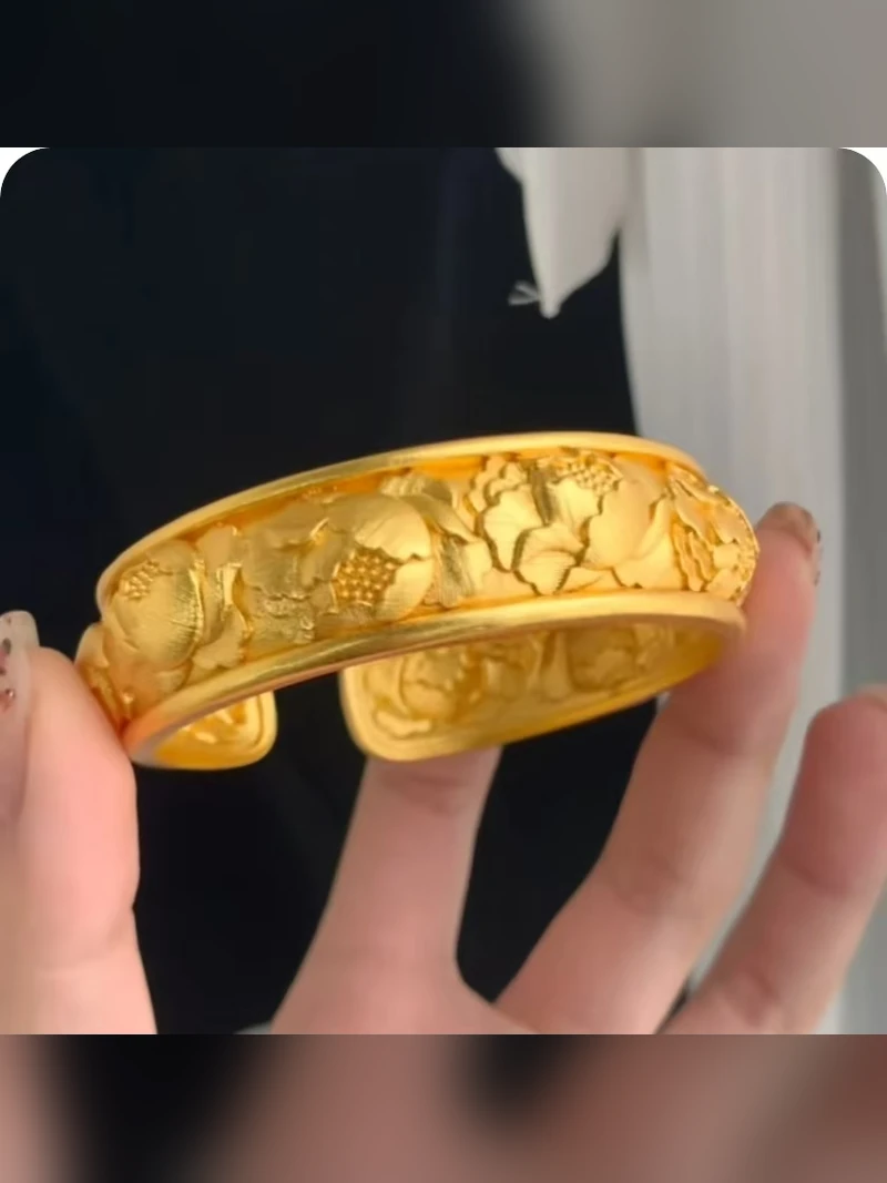 Gold Bracelet Style 102
