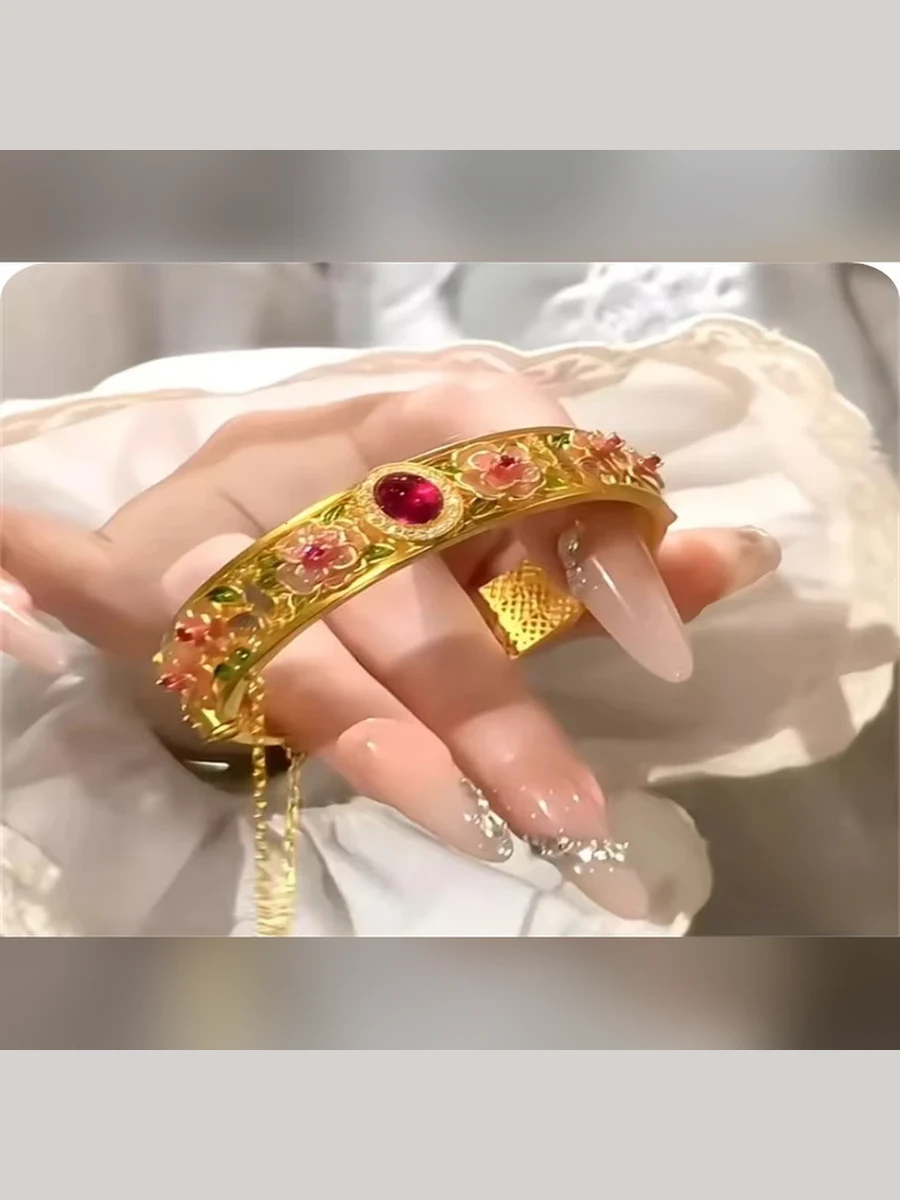Gold Bracelet Style 129