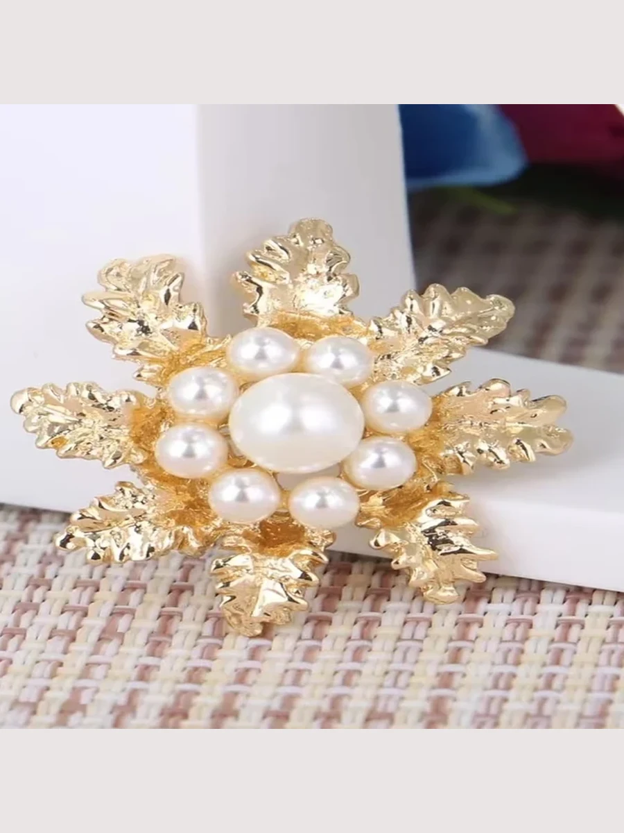 Decorative Brooch B319