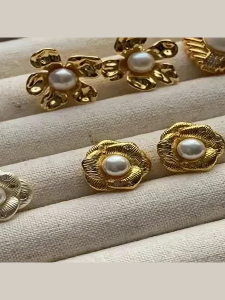 Mixed Pearl Stud Earring Tray