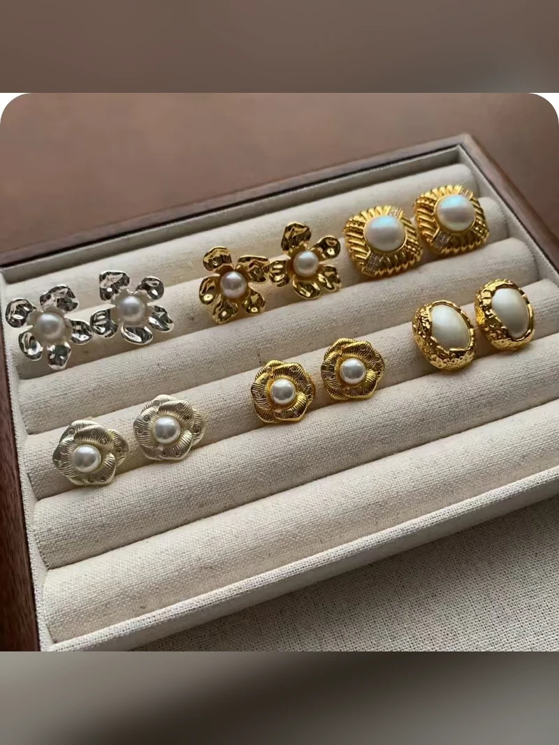 Pearl Stud Earring Tray