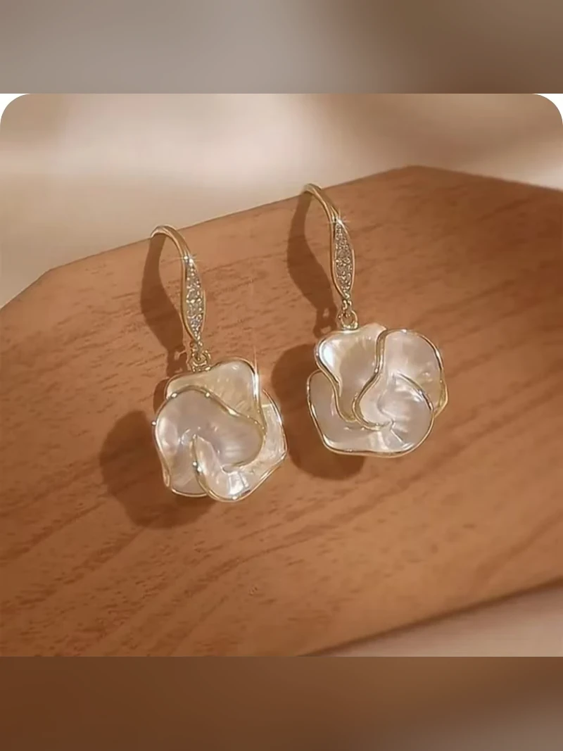 Clear Flower Drop Earrings