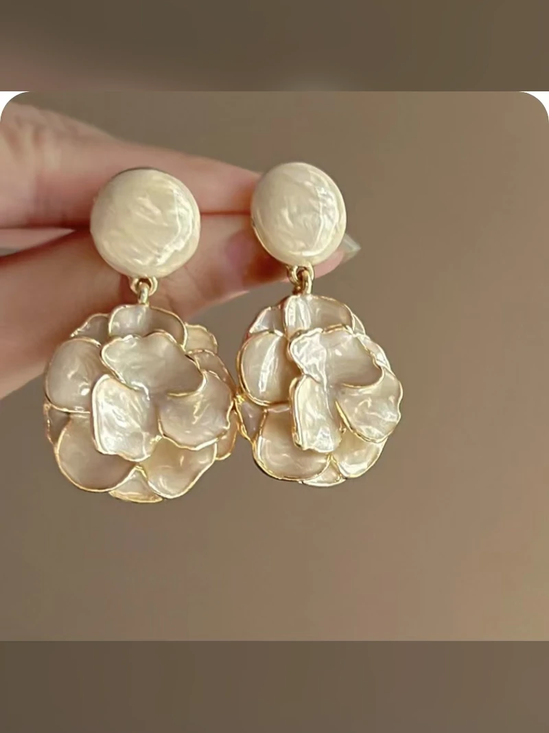 Cream Flower Drop Earrings